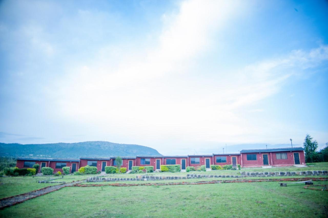 Endeem Mara Resort Ololaimutiek Екстер'єр фото